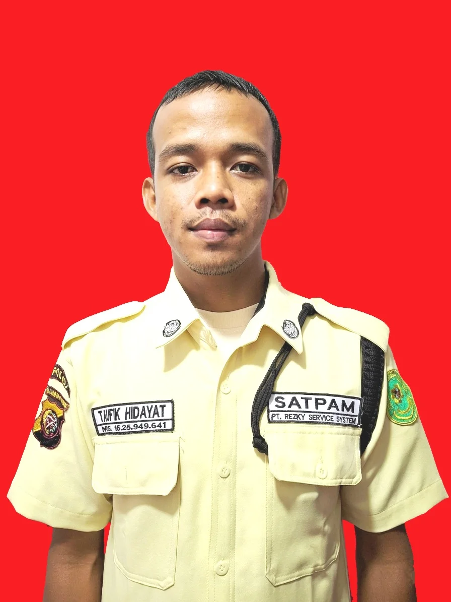 Foto Taufik Hidayat, Security Pengadilan Negeri Sanggau